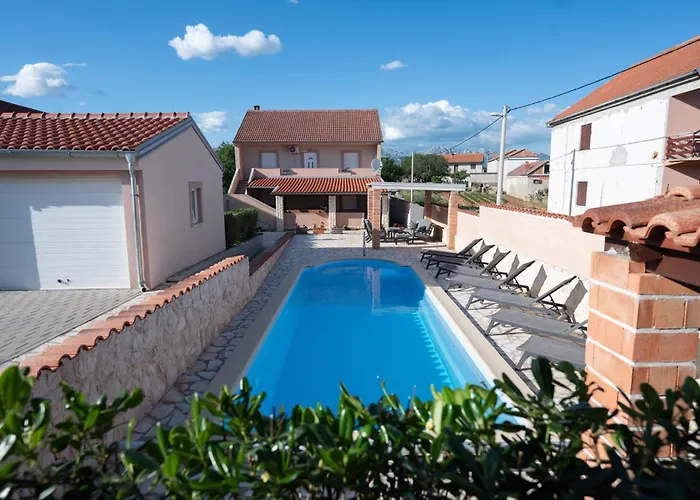 Holiday Luka Pridraga