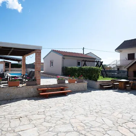 Hébergement de vacances Luka